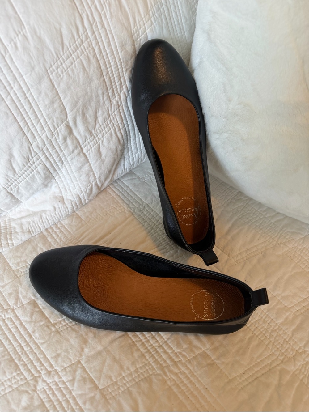Andre Assous Classic Black Leather Ballet Flats 9M